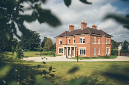 a-city-house-with-rural-roominess-11 a-city-house-with-rural-roominess-11