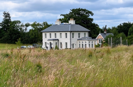 Stunning Newbuild with Mountain Views
