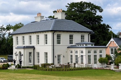 Stunning Newbuild with Mountain Views